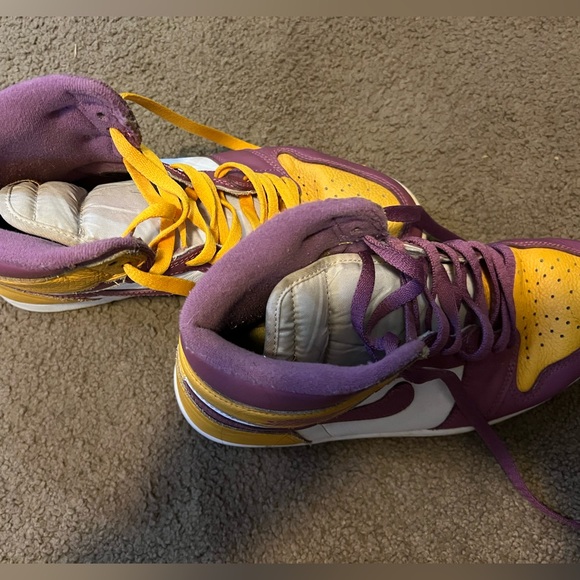 Mens Purple and Yellow Jordan High Tops - Picture 2 of 5